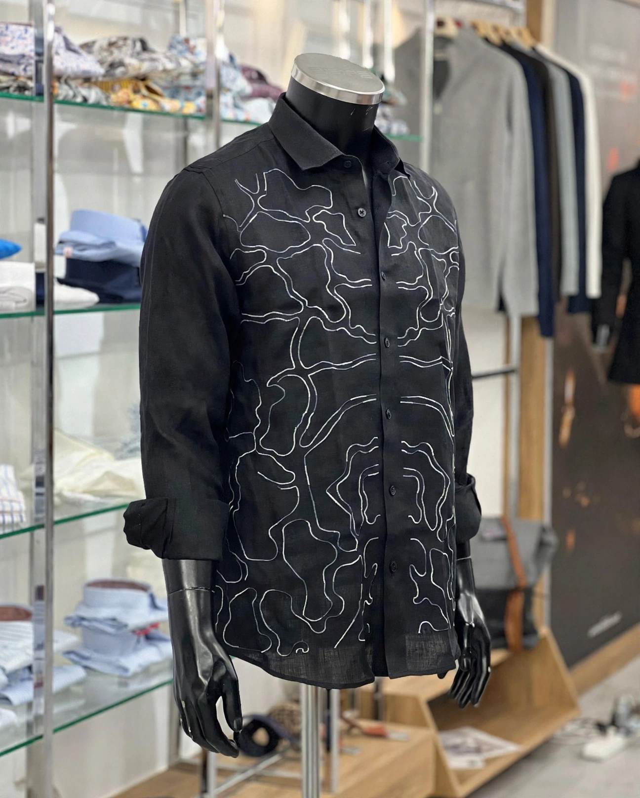 img 20261003 wa4904 Black Italian linen shirt with embroidered line pattern